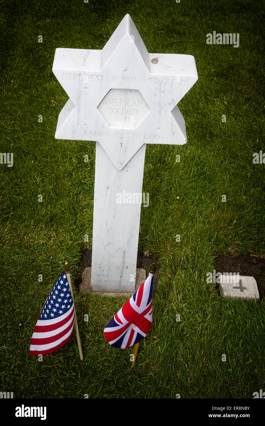American Battle Monuments remembrance cemetery of Great War American soldiers in Brookwood Military Cemetery - Star of David Stock Photo