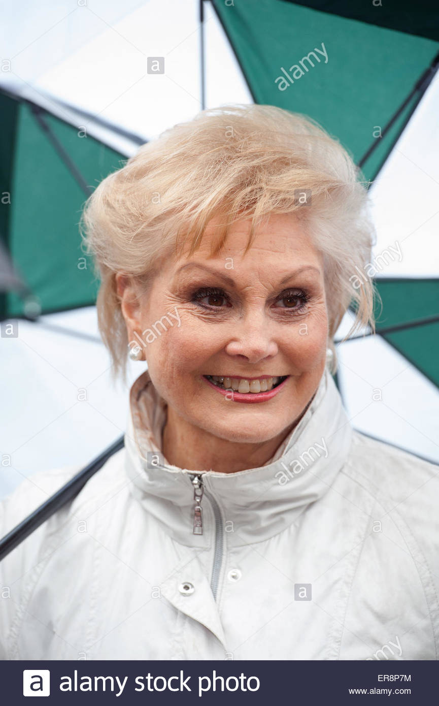 Angela Rippon Stock Photos & Angela Rippon Stock Images - Alamy