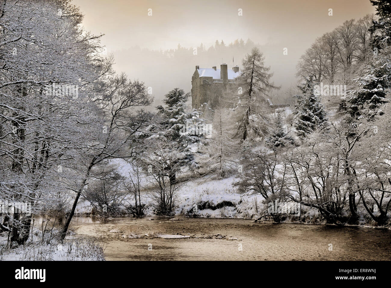 Snow covered Neidpath Castle at Peebles, Scottish Borders, Scotland Stock Photo