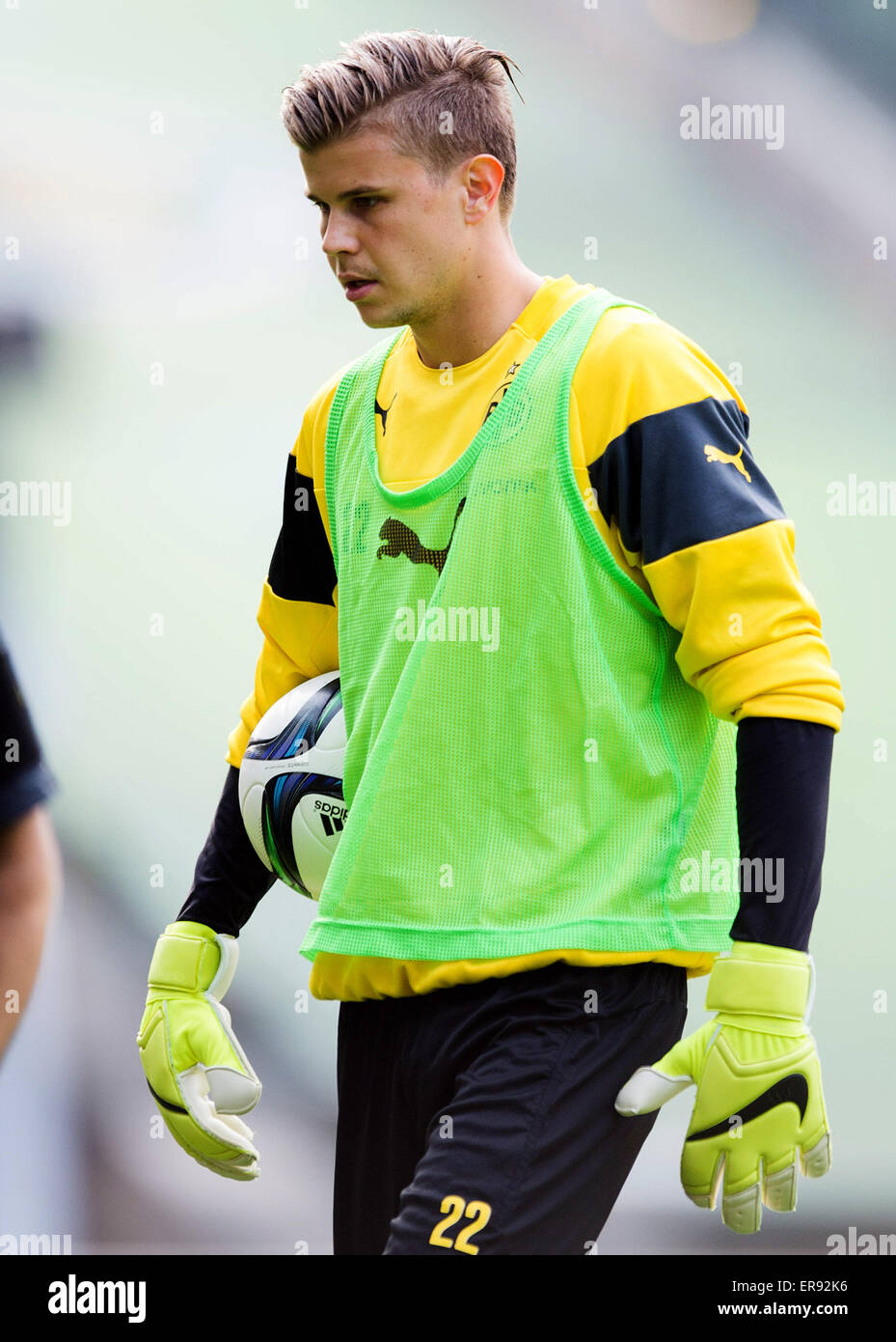 Berlin, Germany. 29th May, 2015. Dortmund's goalkeeper Mitchell Langerak pictured during a training session at the Olympic Stadium in Berlin, Germany, 29 May 2015. The cup final between Borussia Dortmund und VfL Wolfsburg will be played on 30 May. Photo: LUKAS SCHULZE/dpa/Alamy Live News Stock Photo