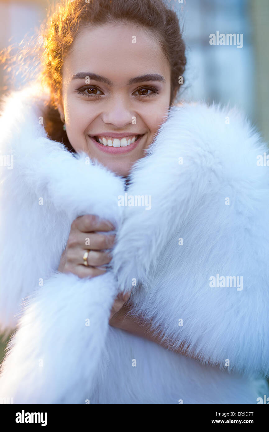Portrait of a happy bride Stock Photo - Alamy