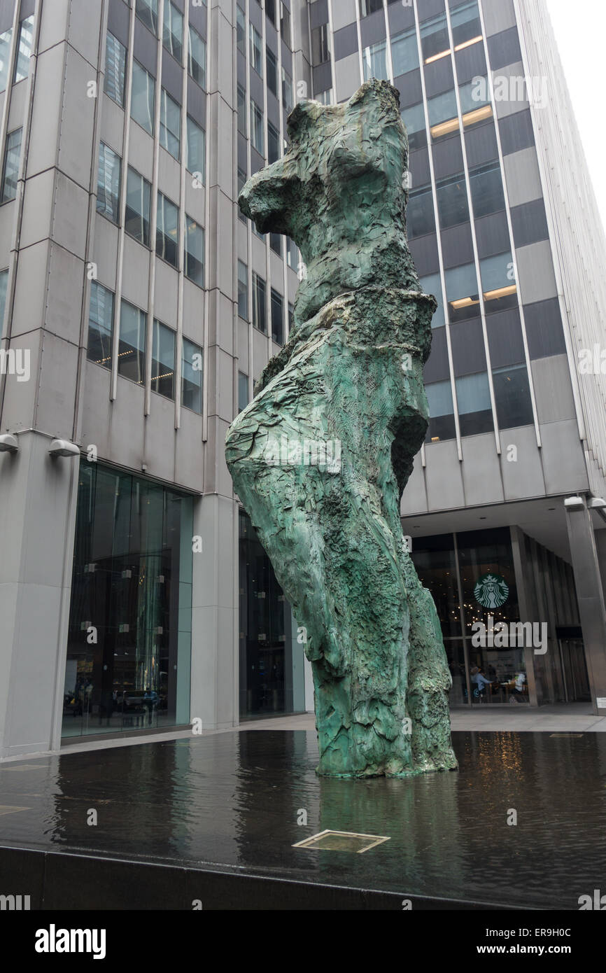 One of Jim Dine's sculptures collectively entitled 'Looking Toward The Avenue' are verdigris bronze renditions of Venus De Milo Stock Photo