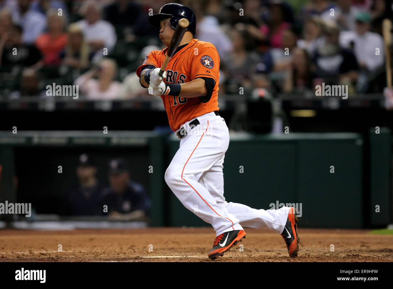 Houston, TX, USA. 29th May, 2015. Houston Astros catcher Hank Conger 16 hits a ground ball for