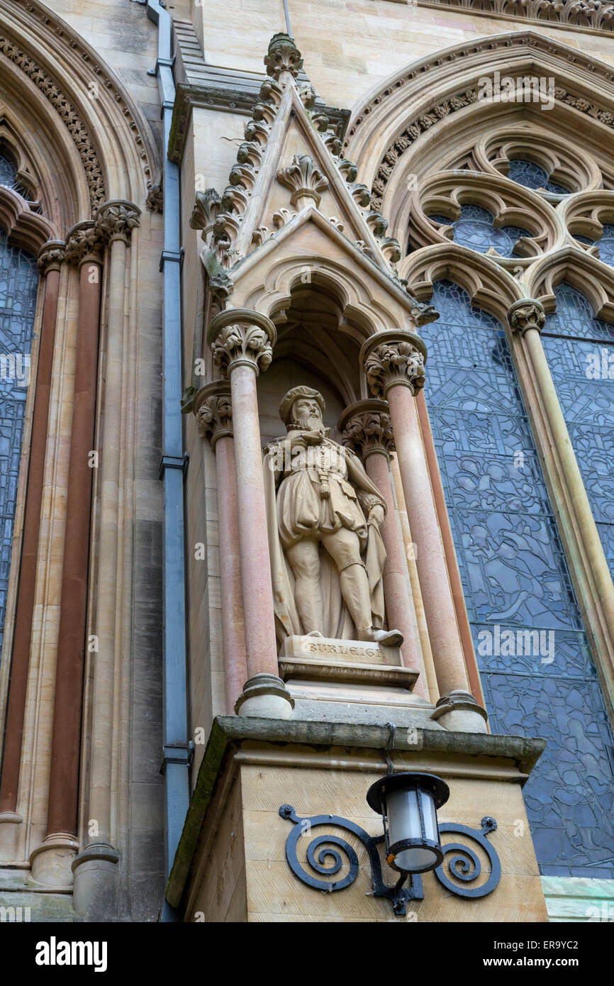 UK, England, Cambridge.  Statue of Lord Burleigh, St. John's College. Stock Photo