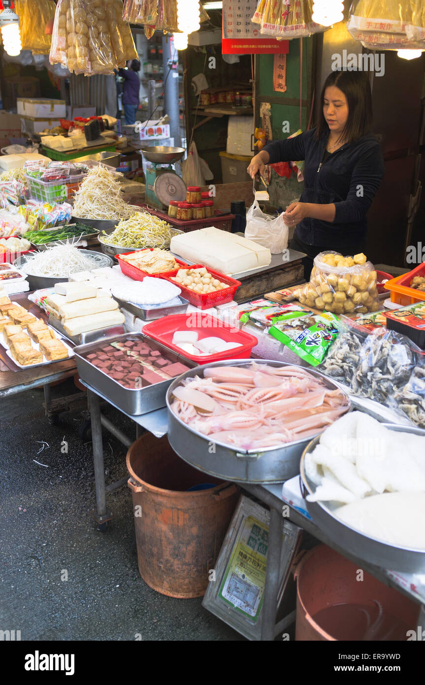 dh  SHAU KEI WAN HONG KONG Old Shau kei wan market chinese food stall holder cantonese Stock Photo