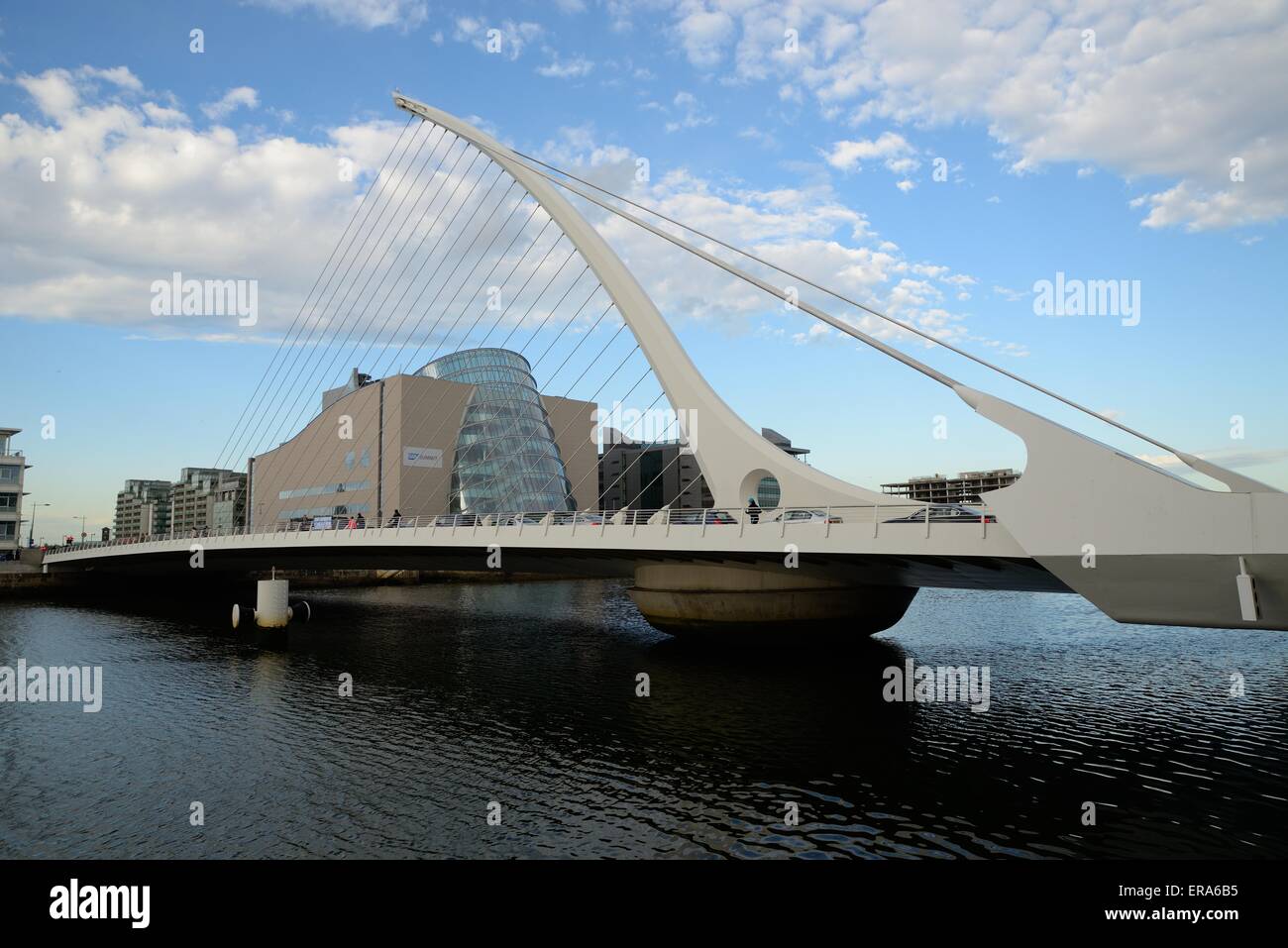 Samuel Beckett Bridge in Dublin across River Liffey Stock Photo - Alamy