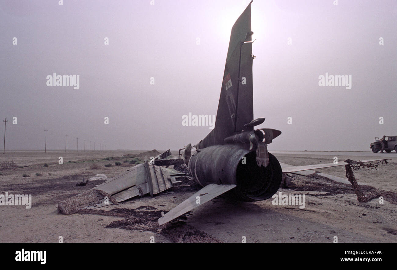 2nd April 1991 A destroyed Iraqi Air Force Sukhoi, Su-20 'Fitter” jet fighter near the Tallil Airbase in southern Iraq. Stock Photo