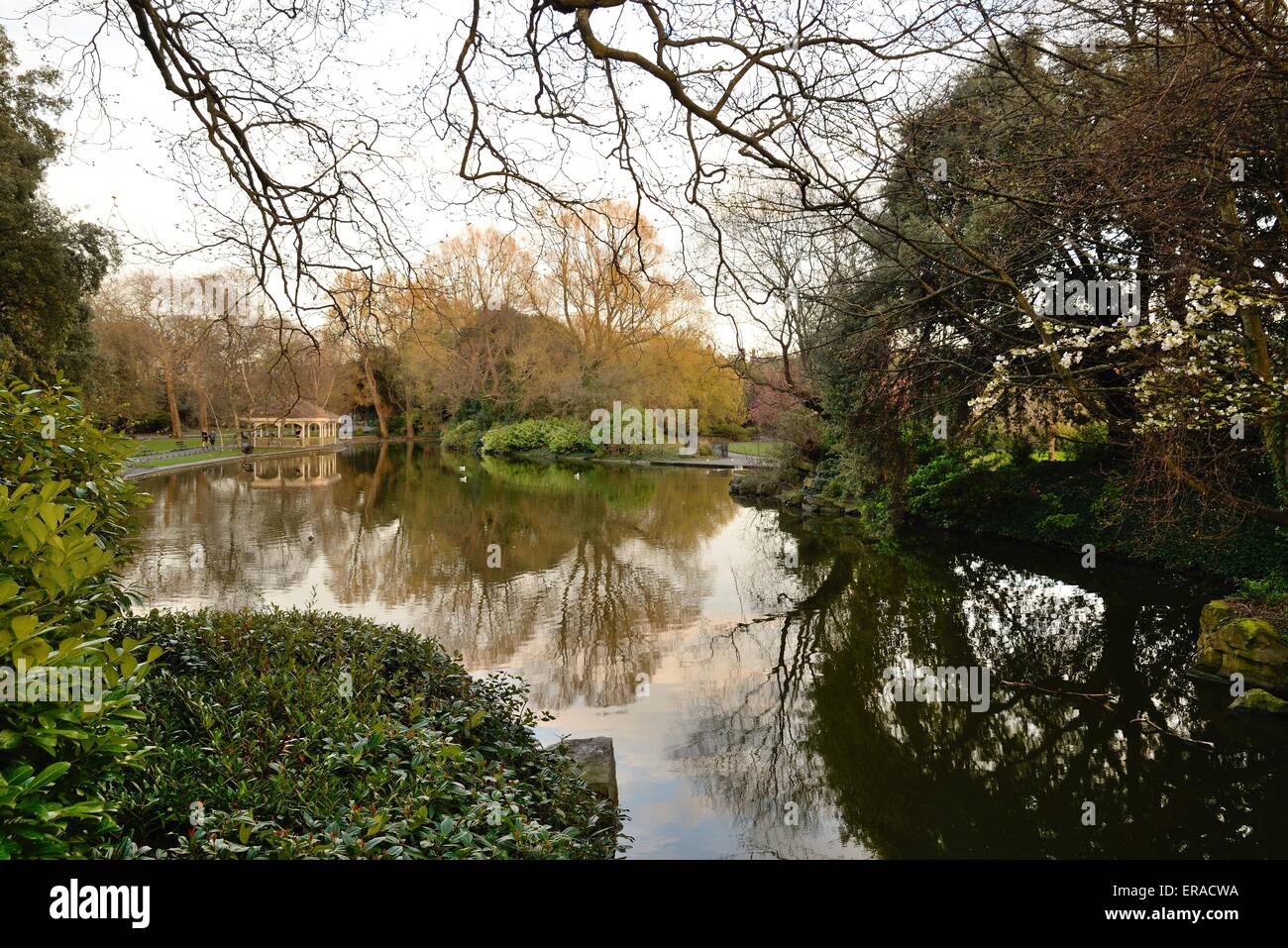 Pond in Dublin's St Stephen's Green Stock Photo Alamy