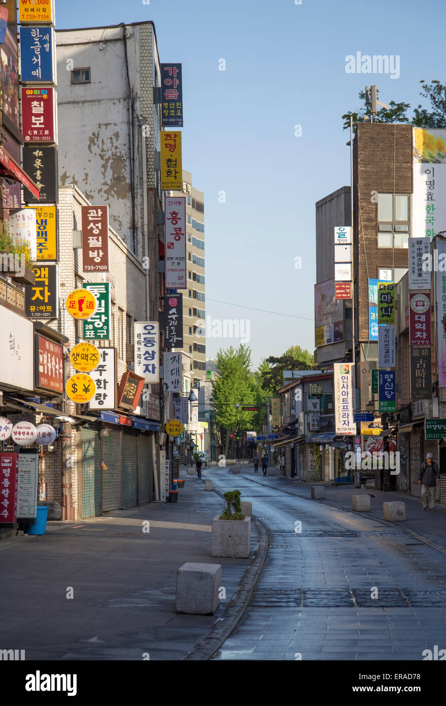 SEOUL - MAY 4 Insadong area on MAY 4, 2015 in Seoul, South Korea. The location is the local art and ceramic area of Seoul Stock Photo