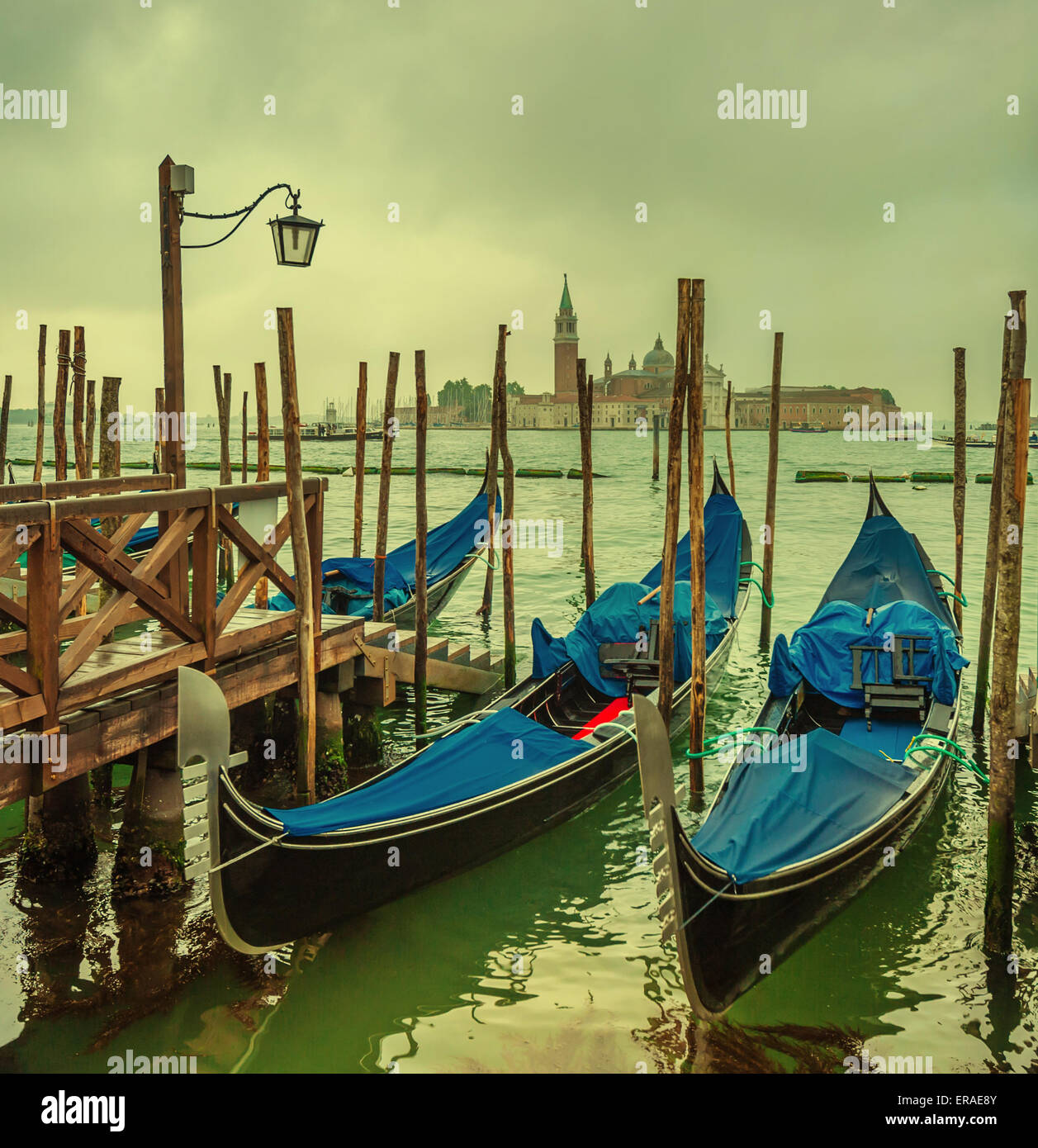Gondola gondolas venice hi-res stock photography and images - Alamy