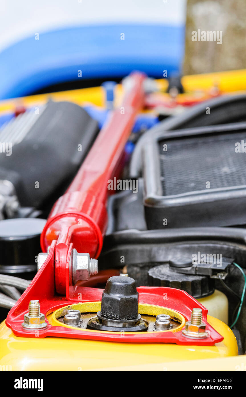 Brace bar fitted to the Macpherson struts in a high performance tuned