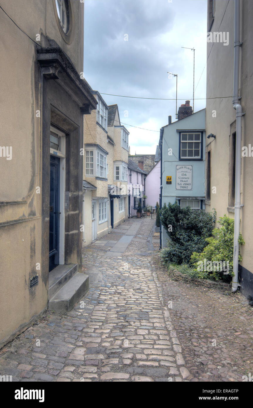 historic oxford  17th century alleyway Stock Photo
