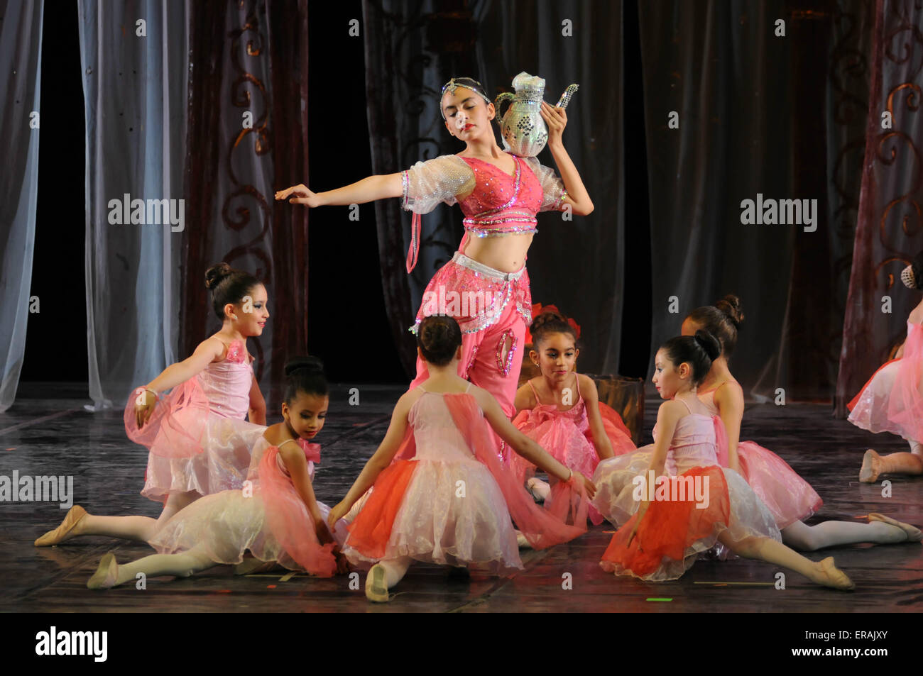 Tunis, Tunisia. 30th May, 2015. Tunisian students perform russian dance during a ceremony of graduation in Tunis, Tunisia on May 30, 2015. Credit:  Adel Ezzine/Xinhua/Alamy Live News Stock Photo