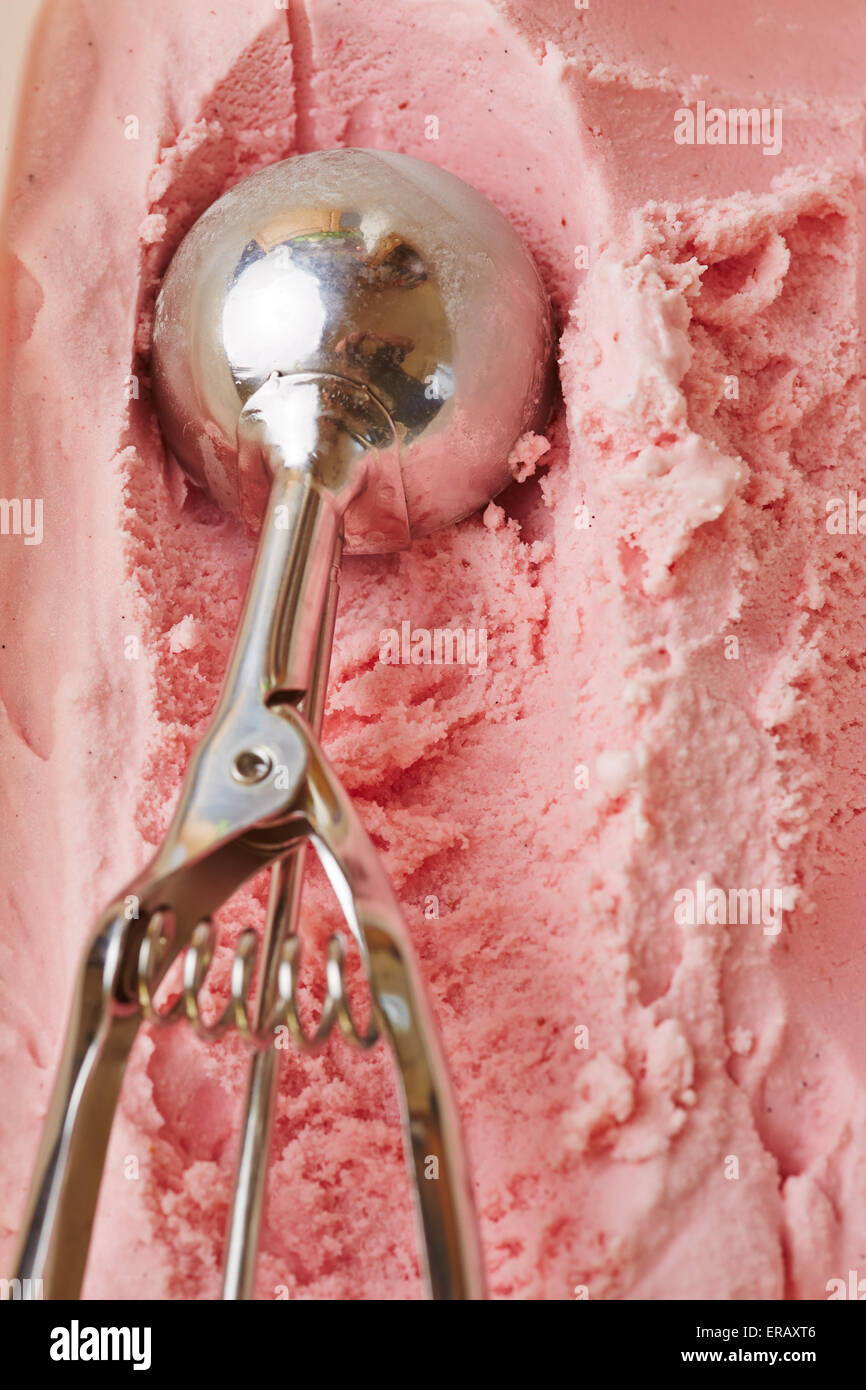 Ice cream disher hi-res stock photography and images - Alamy, image size:866x1390