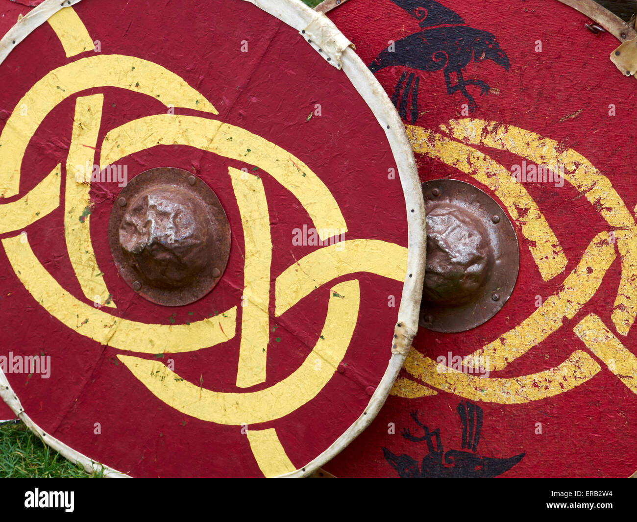 Viking Round Shield, Fully Functional Battle Shield Replica with Ancient  look, D. 80 cm.