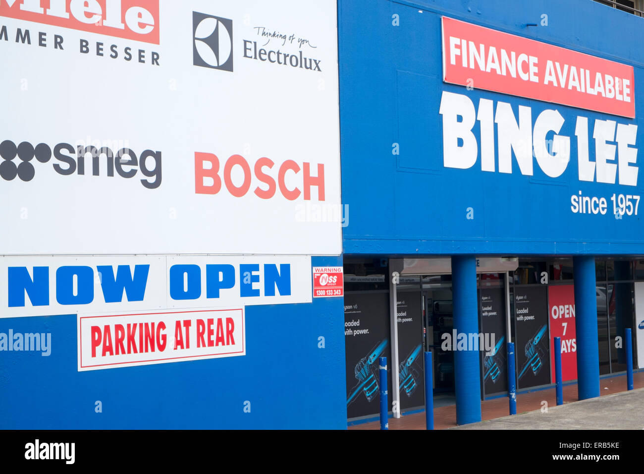 https://c8.alamy.com/comp/ERB5KE/bing-lee-electrical-and-household-goods-store-in-brookvalesydneyaustralia-ERB5KE.jpg