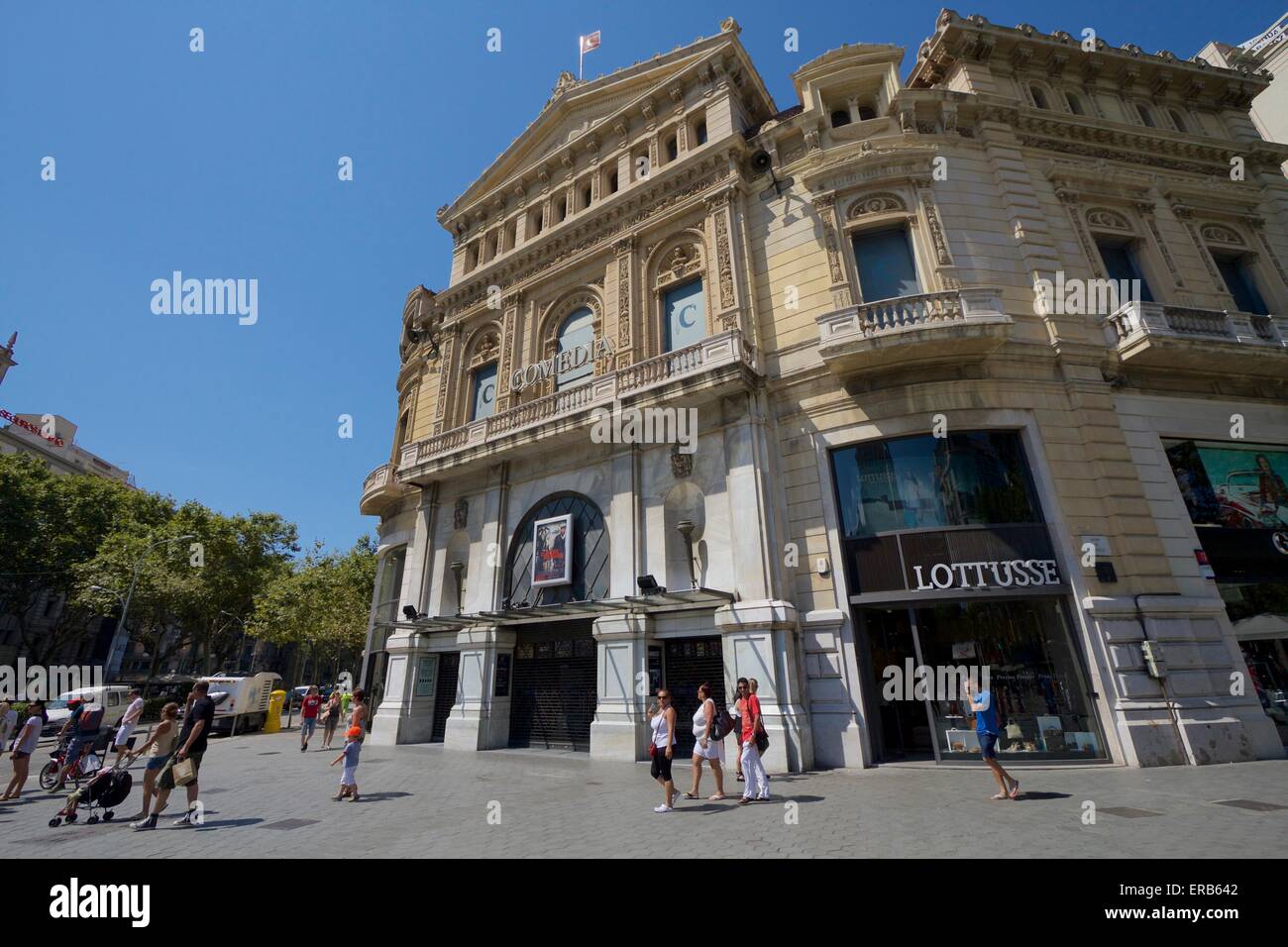 Barcelona tourist hi-res stock photography and images - Alamy
