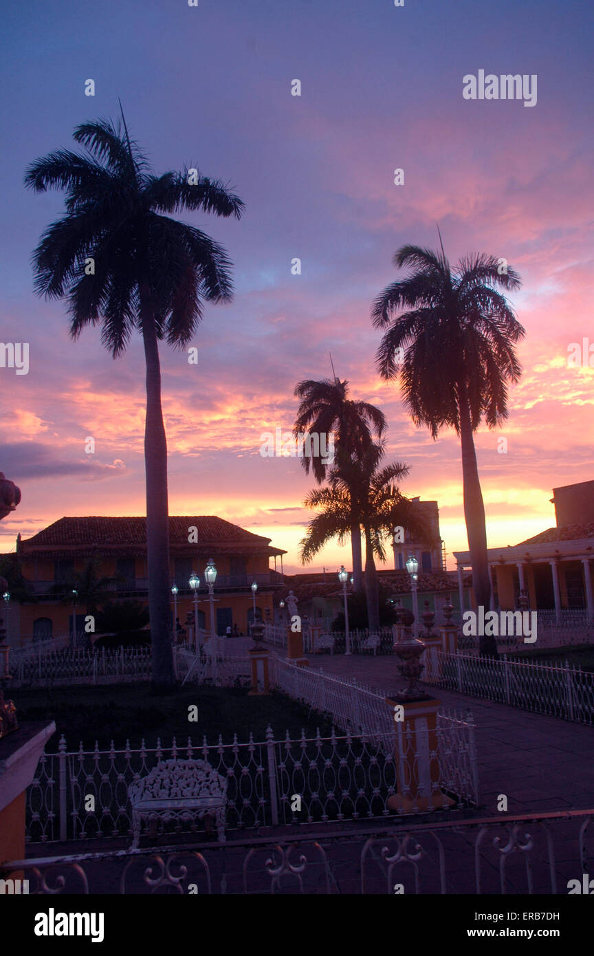 Sonnenuntergang, Palmen, Trinidad, Kuba. Stock Photo