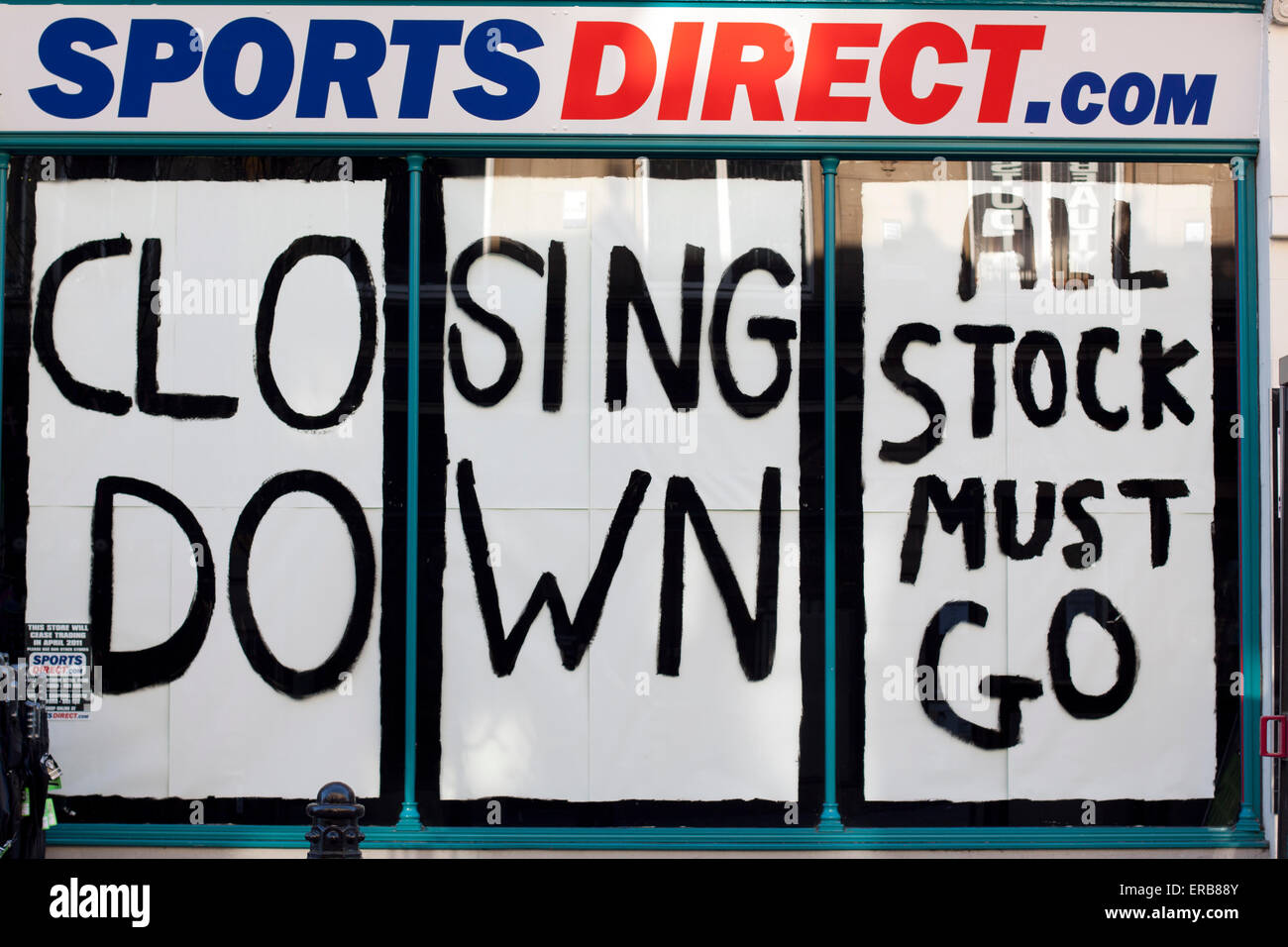 Closing down sign at sports direct retail unit Stock Photo