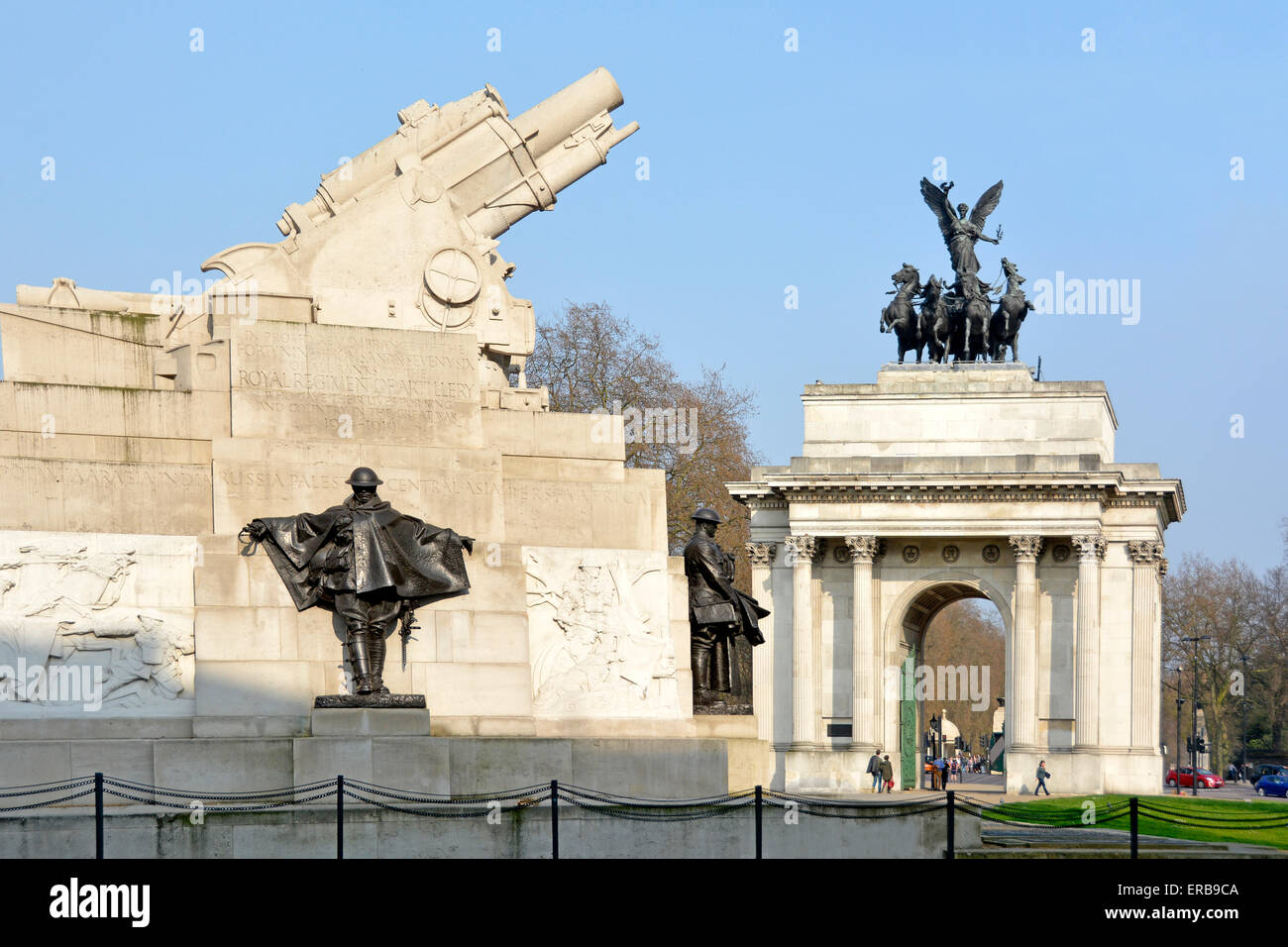 Royal Artillery memorial with Wellington Arch beyond Hyde Park Corner London England UK Stock Photo