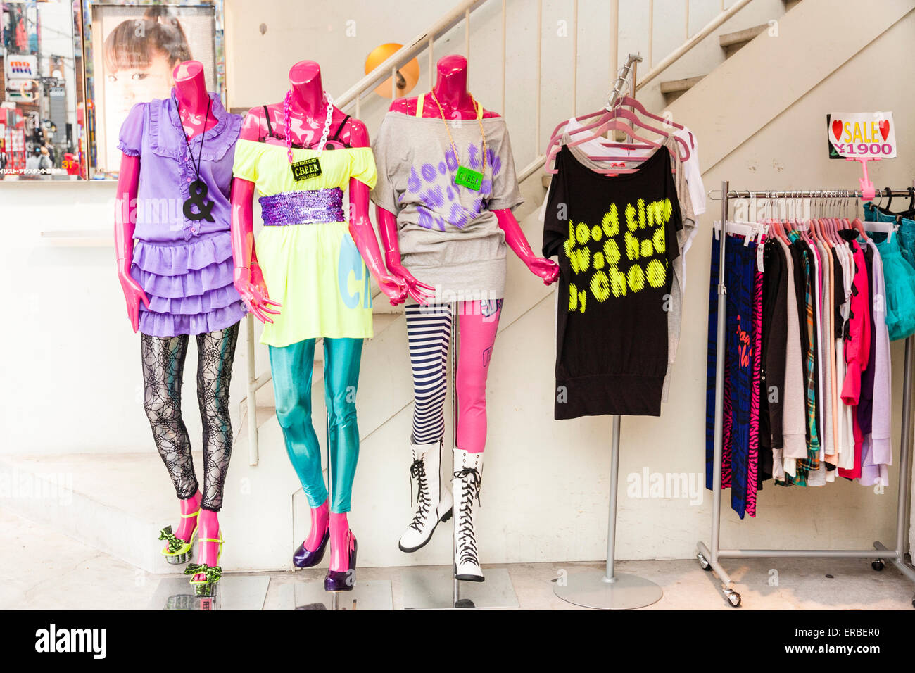 Mannequins female outside hi-res stock photography and images - Alamy