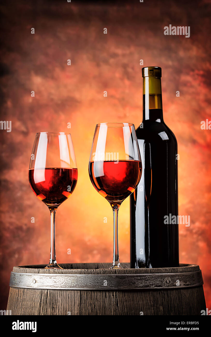 Два бокала вина бабек
