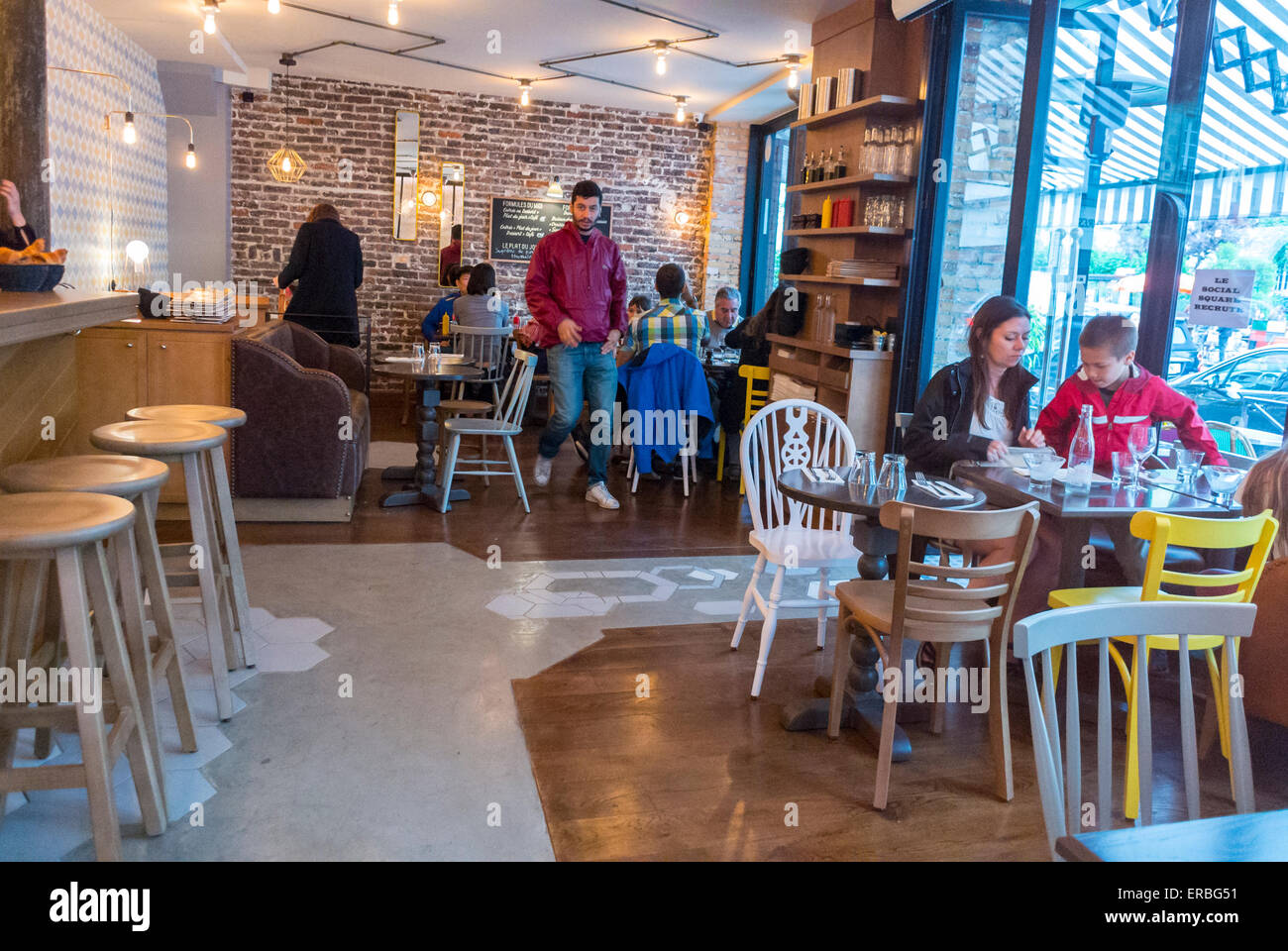 Paris, France, People inside French Cafe Bistro Restaurant in Le Marais  District, "Le Social Square", contemporary interiors, modern design  restaurant dining bistrot Stock Photo - Alamy