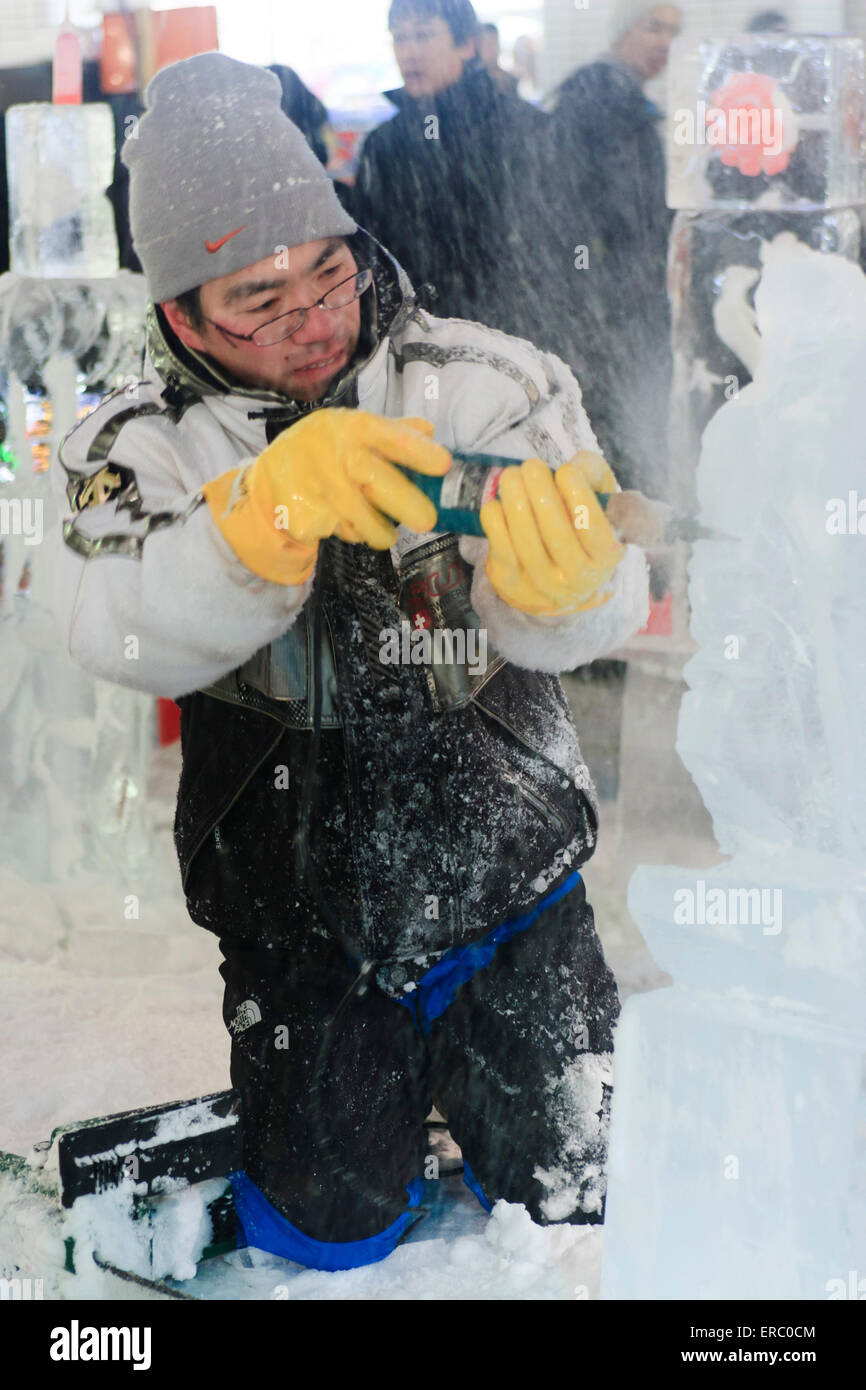 Ice carving tools hires stock photography and images Alamy