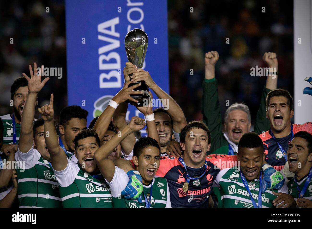 Alejandro santos hires stock photography and images Alamy