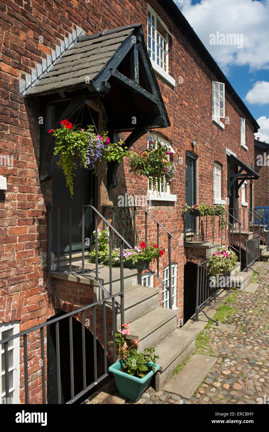 UK, England, Cheshire, Styal, Oak Cottages, mill worker’s homes with