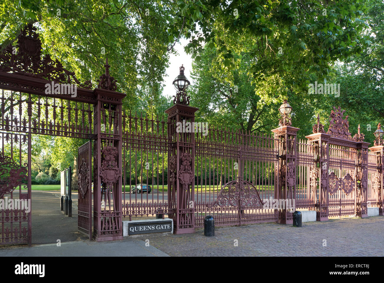 Queens Gate, Kensington Gardens, London. Stock Photo