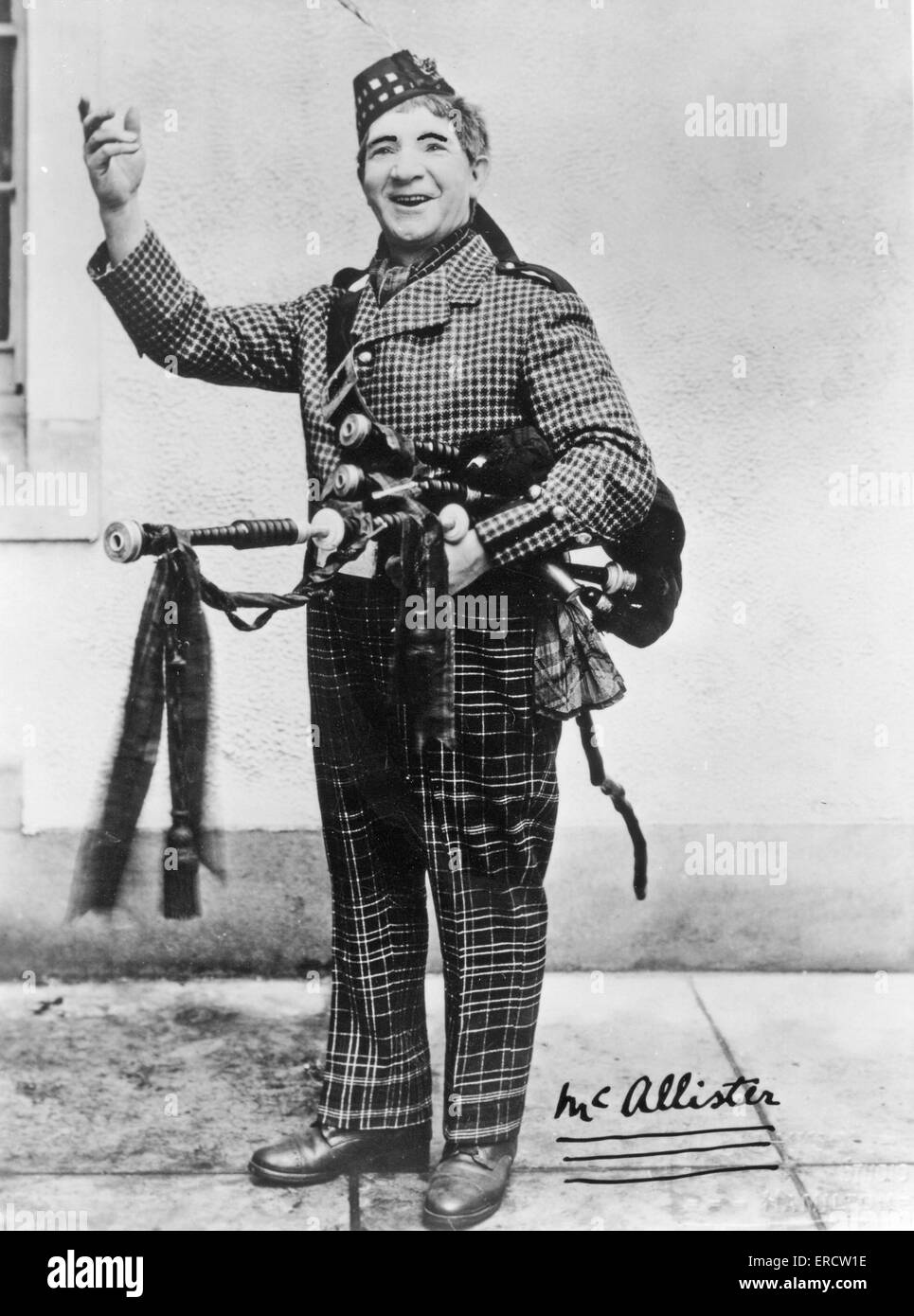 Lauder singer Black and White Stock Photos & Images Alamy