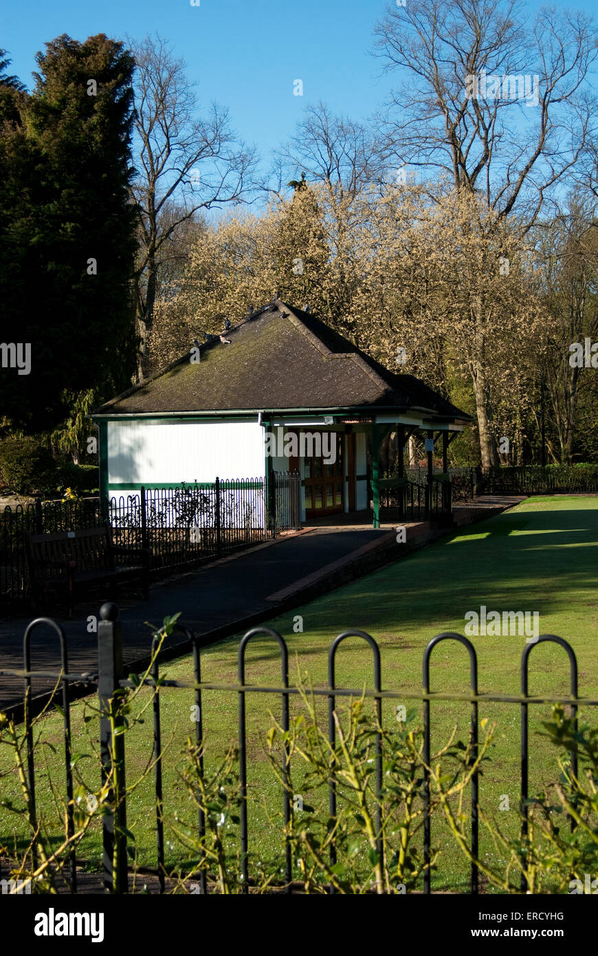 Documentary image from Matlock in Derbyshire, showing Matlock Park Bowling Club house and Green in Hall Leys Park Stock Photo