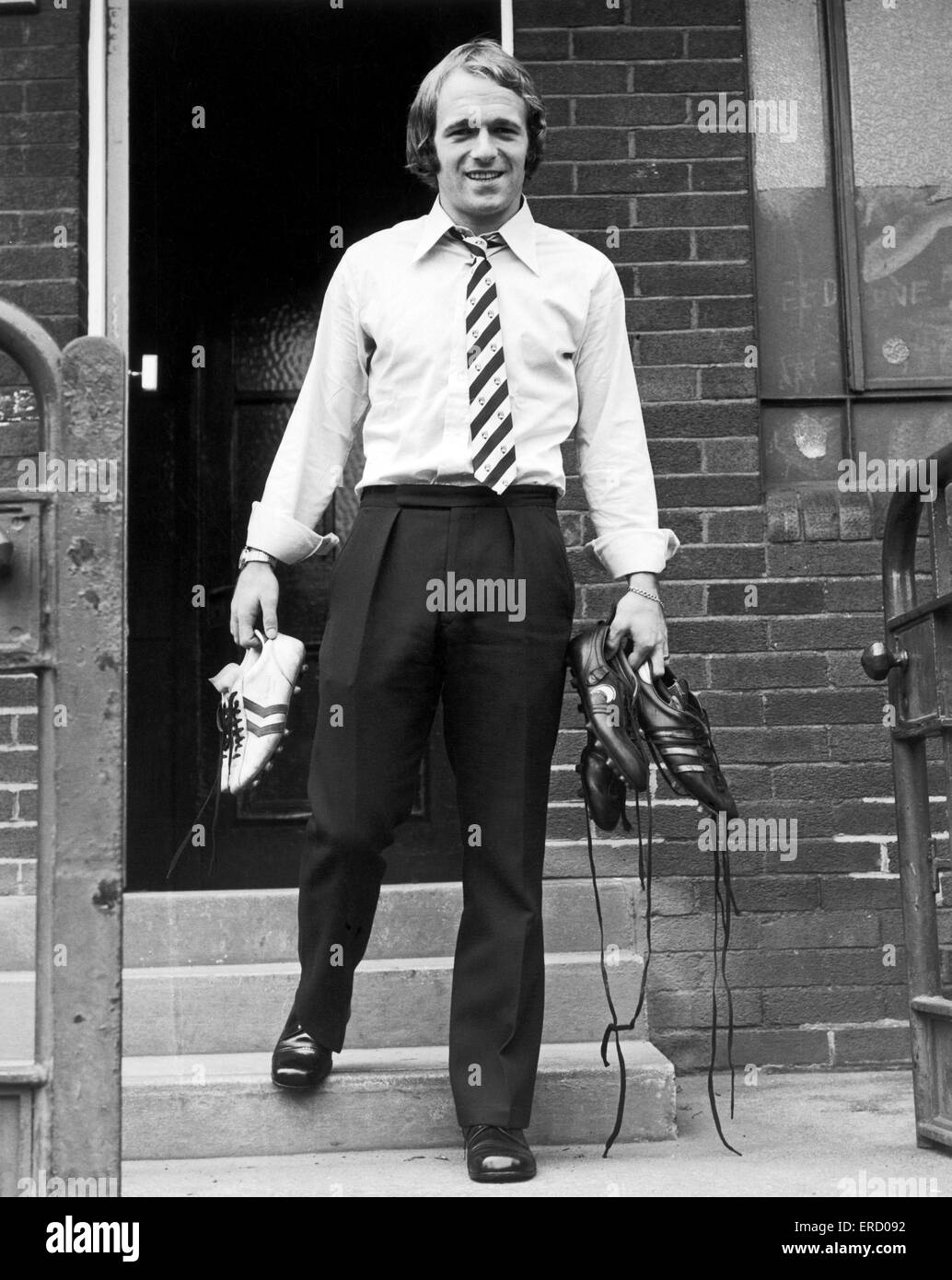 Archie Gemmill leaves Preston North End after signing for Derby County. 22nd September 1970. Stock Photo