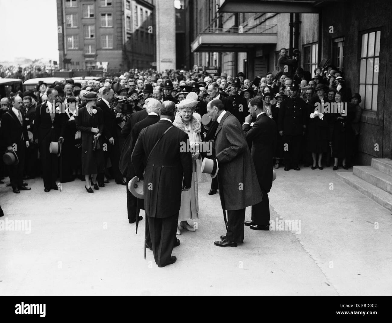 Queen mary king at the derby at epsom hires stock photography