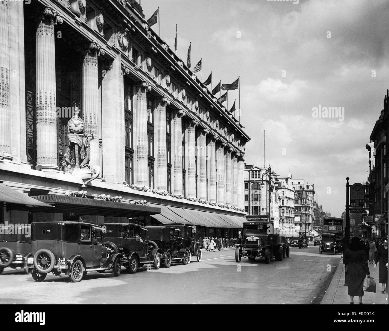 Selfridges history hires stock photography and images Alamy