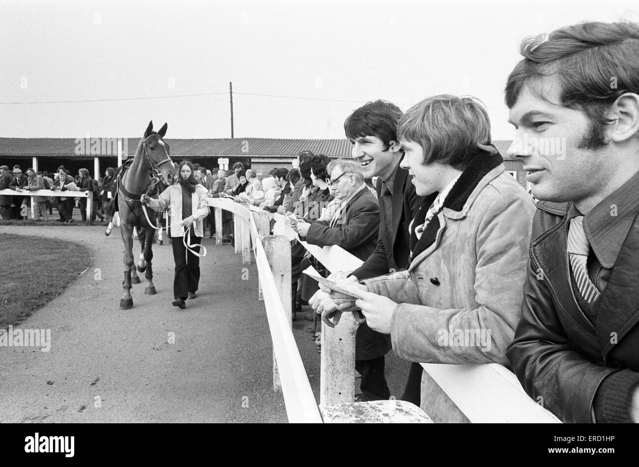 Derby County players enjoy a day out at Uttoxeter races.  16th March 1973. Stock Photo