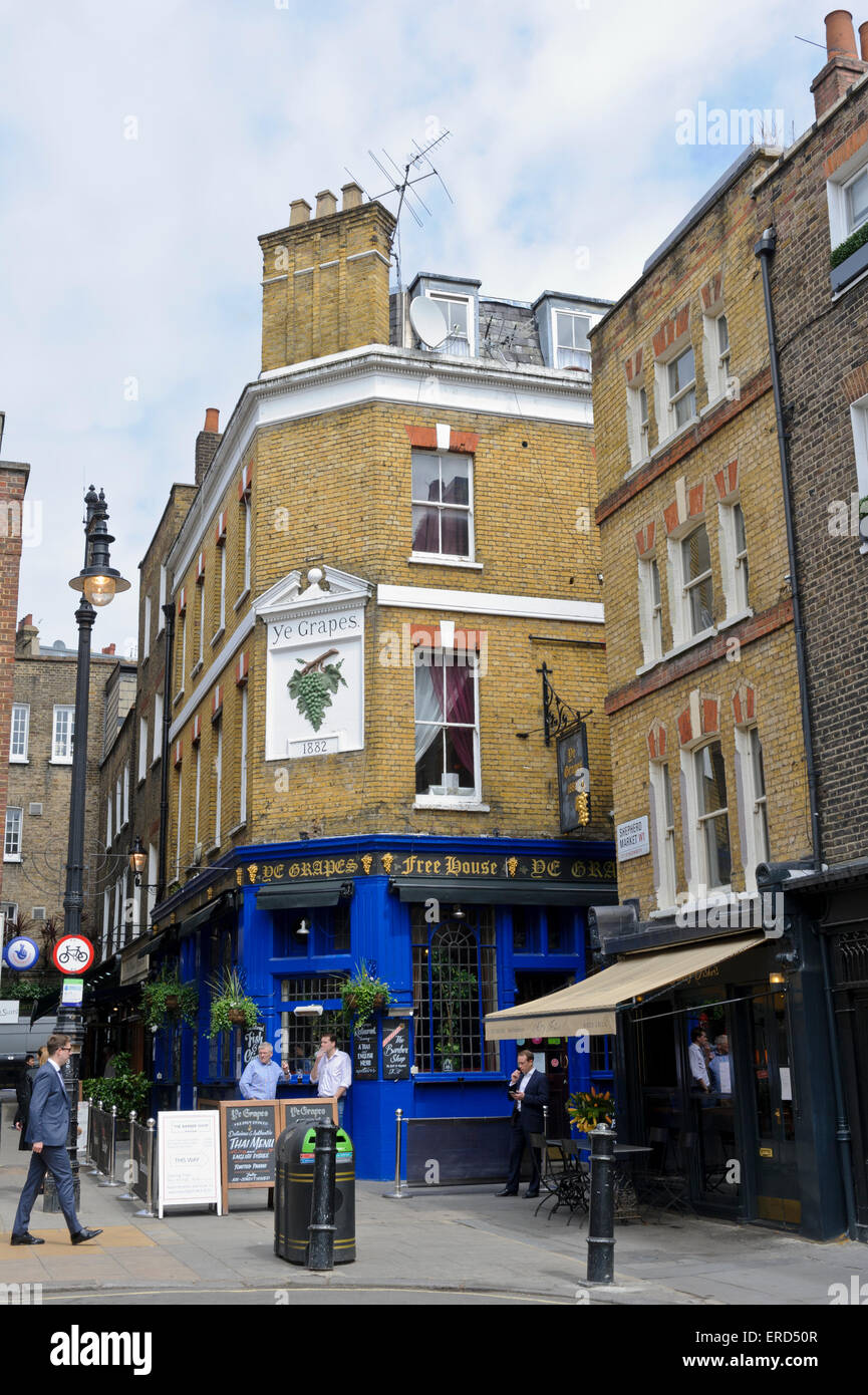 'Ye Grapes' a famous public house in London, England, United Kingdom. Stock Photo