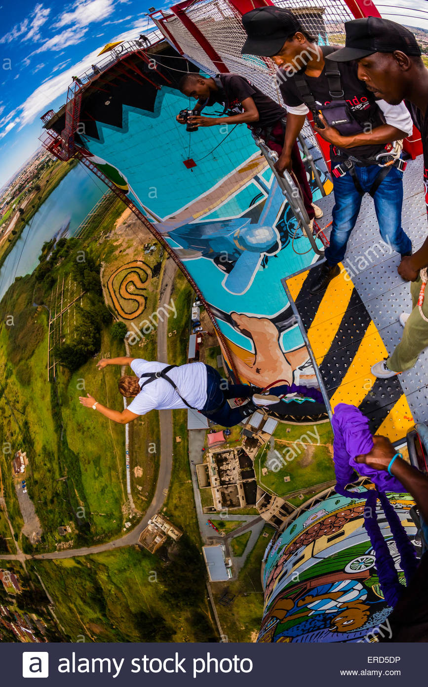 Woman Bungee Jumping Stock Photos & Woman Bungee Jumping Stock Images