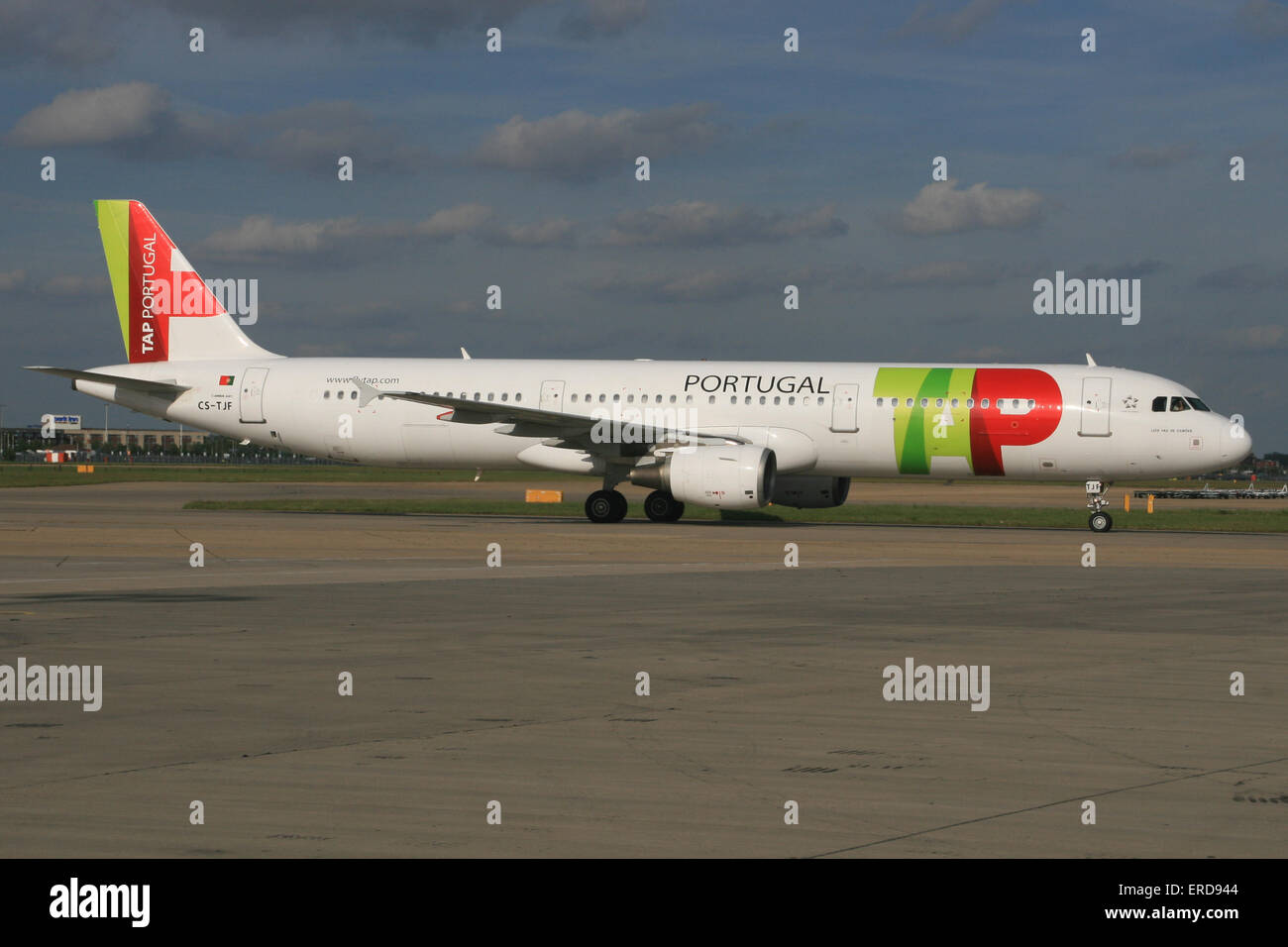 Air portugal hi-res stock photography and images - Alamy