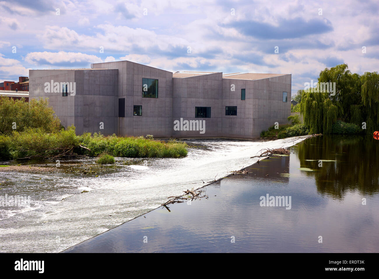 The Hepworth Wakefield. An art gallery designed by David Chipperfield on the  River Calder, Wakefield, West Yorkshire UK Stock Photo