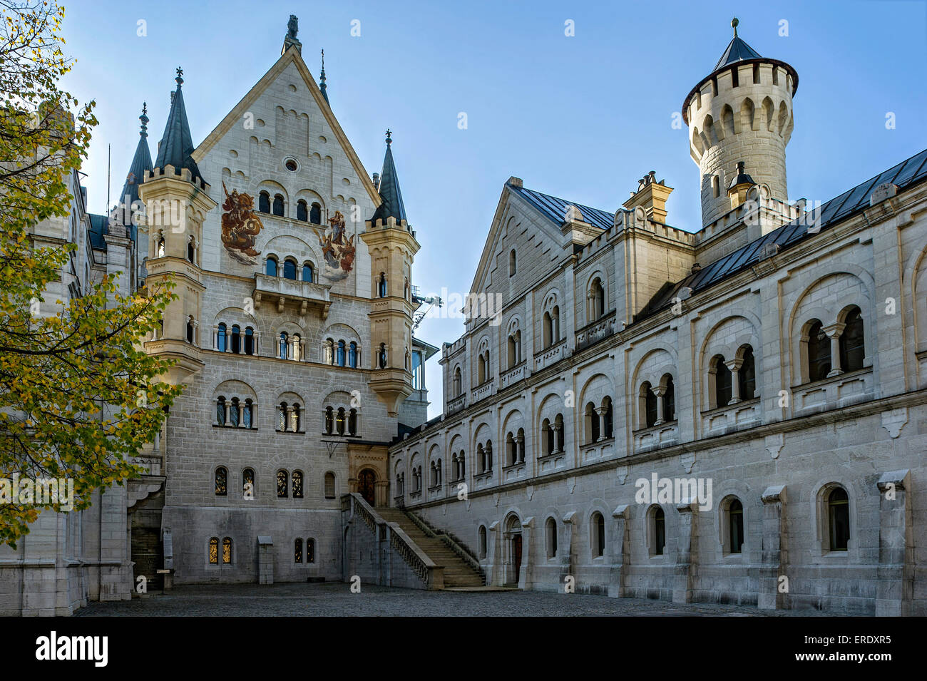 Palas and Knights' House, upper courtyard of Neuschwanstein Castle, Schwangau, Ostallgäu, Allgäu, Swabia, Bavaria, Germany Stock Photo
