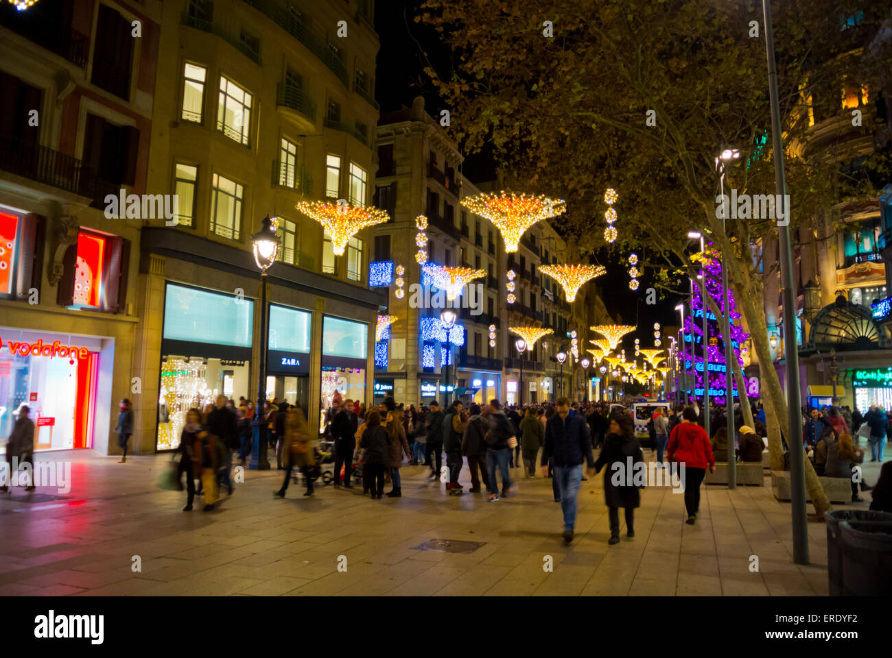 Avenida Portal de l'Angel pedestrian street, before Christmas, Barri Gotic,  Barcelona, Spain Stock Photo - Alamy