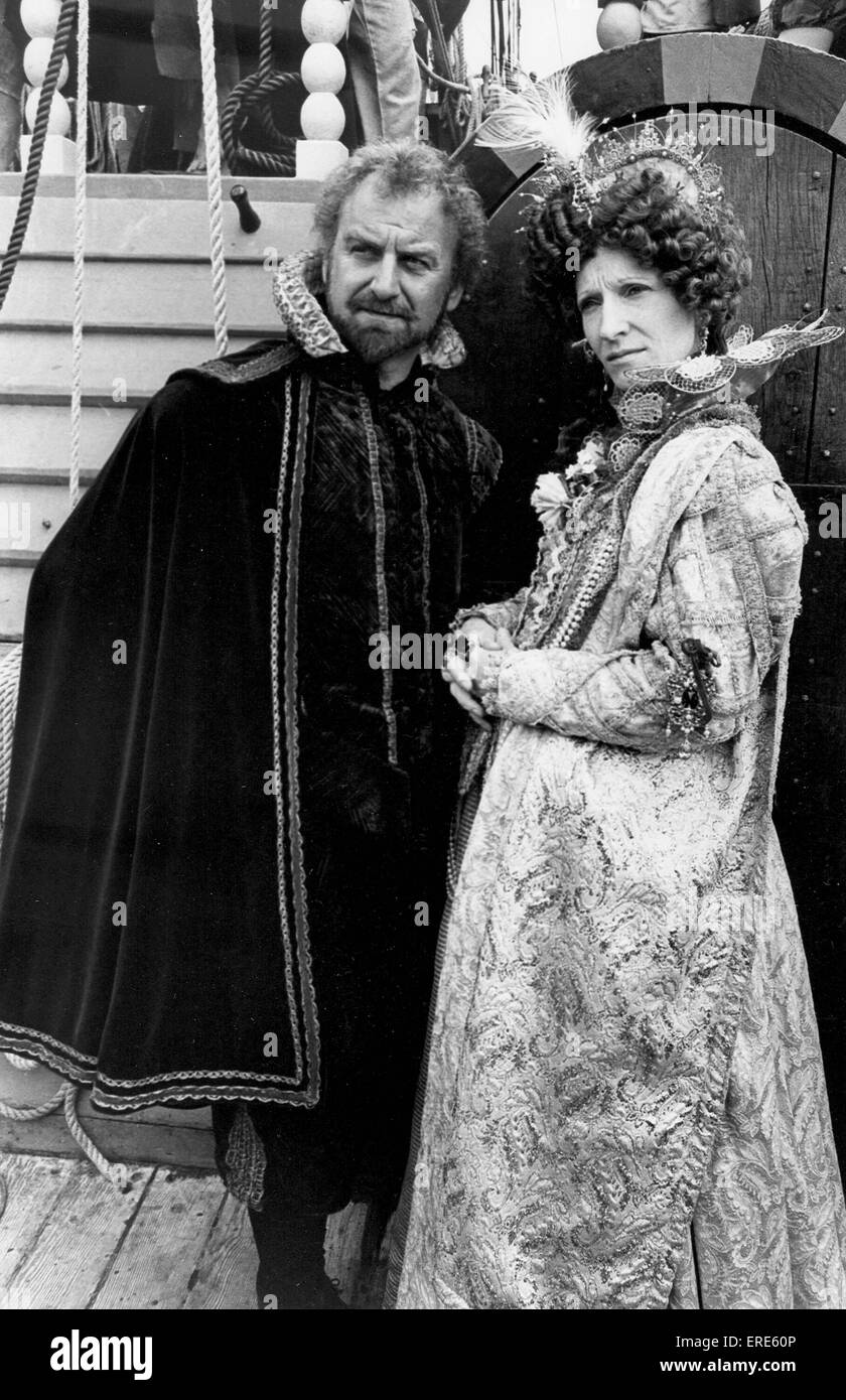 John Thaw as Drake and Charlotte Cornwall as Queen Elizabeth 1 filming a scene from the TV production Sir Francis Drake on the Stock Photo