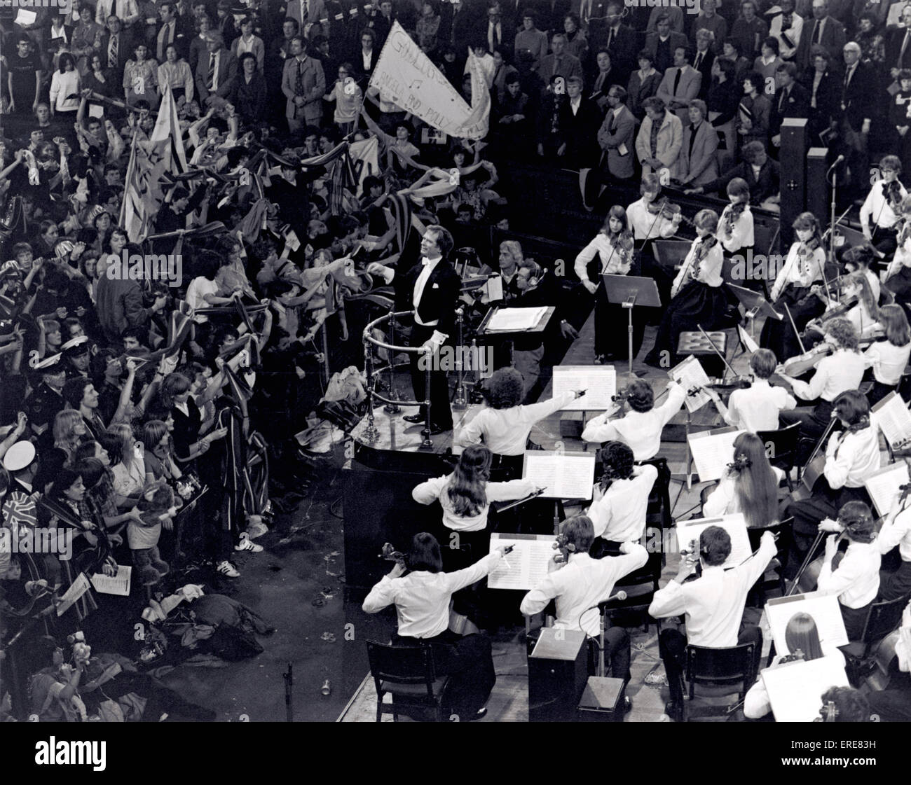 London School Proms - Finale of Elgar's 'Pomp and Circumstance' marches, conducted by Antony Hopkins Stock Photo