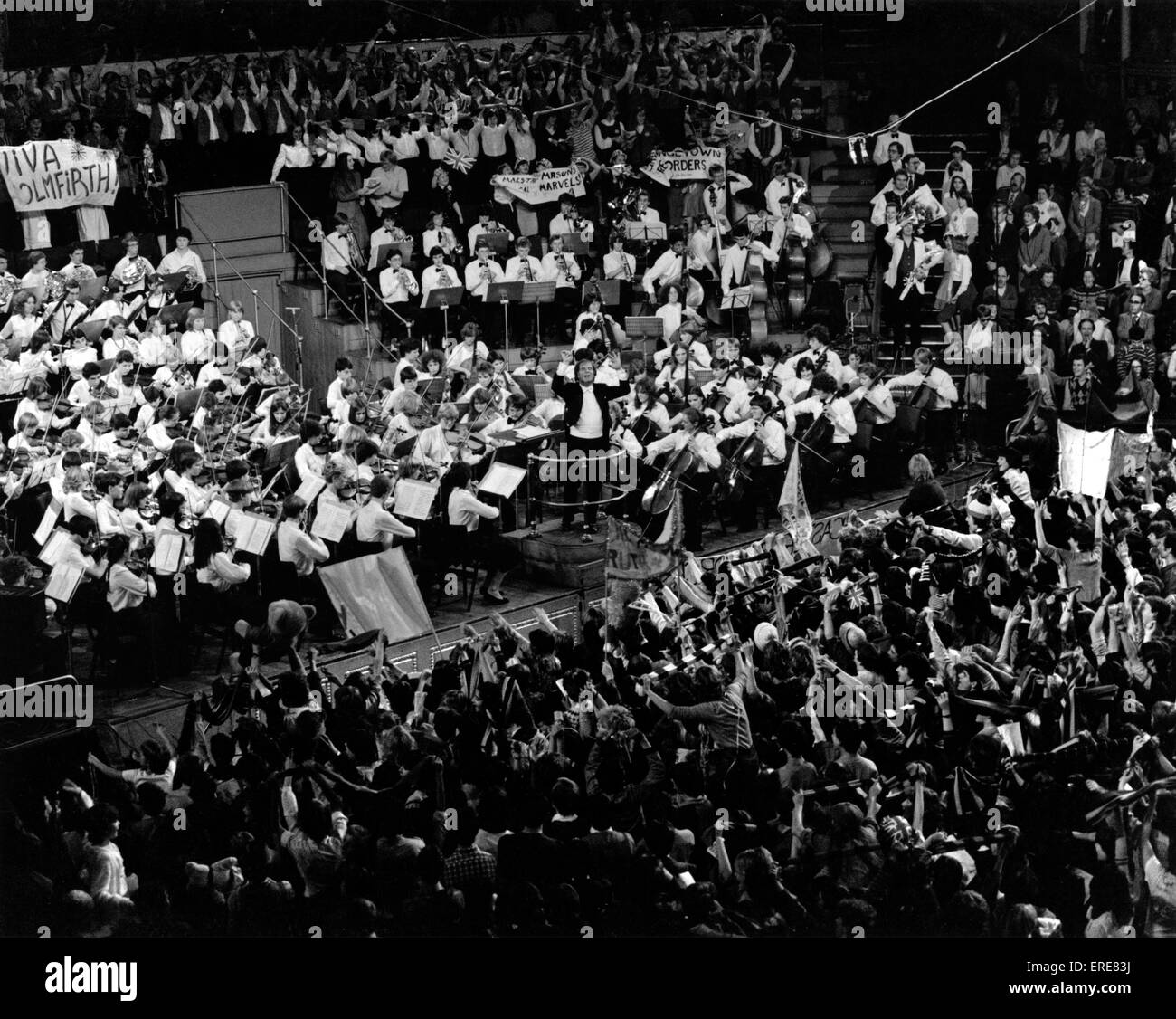 London School Proms - Finale of Elgar's 'Pomp and Circumstance Marches' conducted by Antony Hopkins. Stock Photo