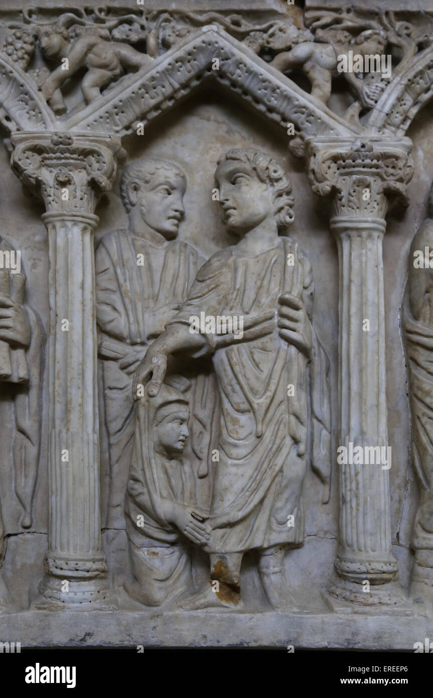 Jesus healing the bleeding woman. Miracle. New Testament. Detail roman sarcophagus. Early Christian. 4th c. Vatican Museums. Stock Photo