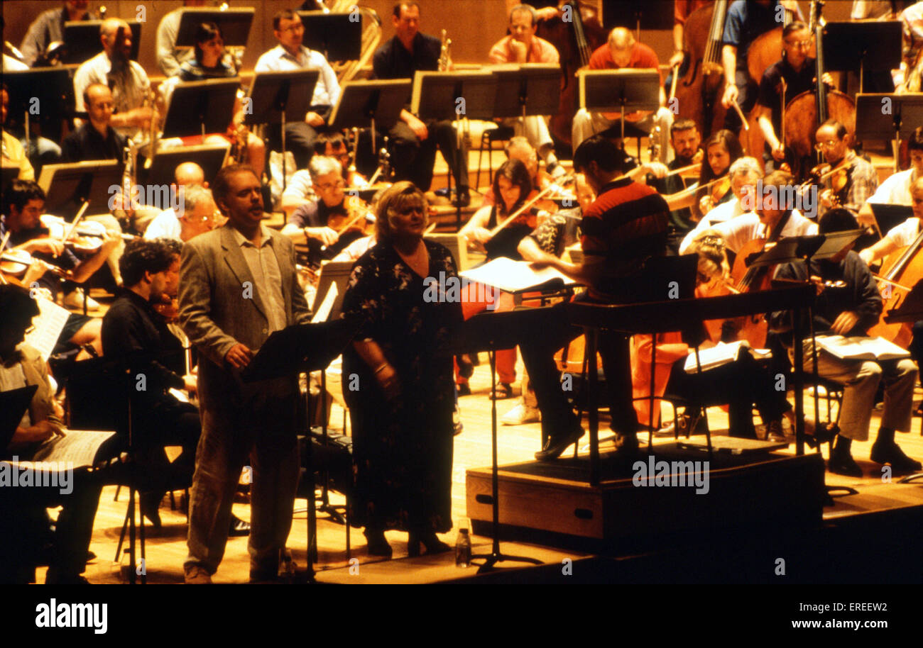 Christian Thielemann  conducting, May 1998 Rehearsing with Royal Opera Chorus and Orchestra of Royal Opera House concert Stock Photo