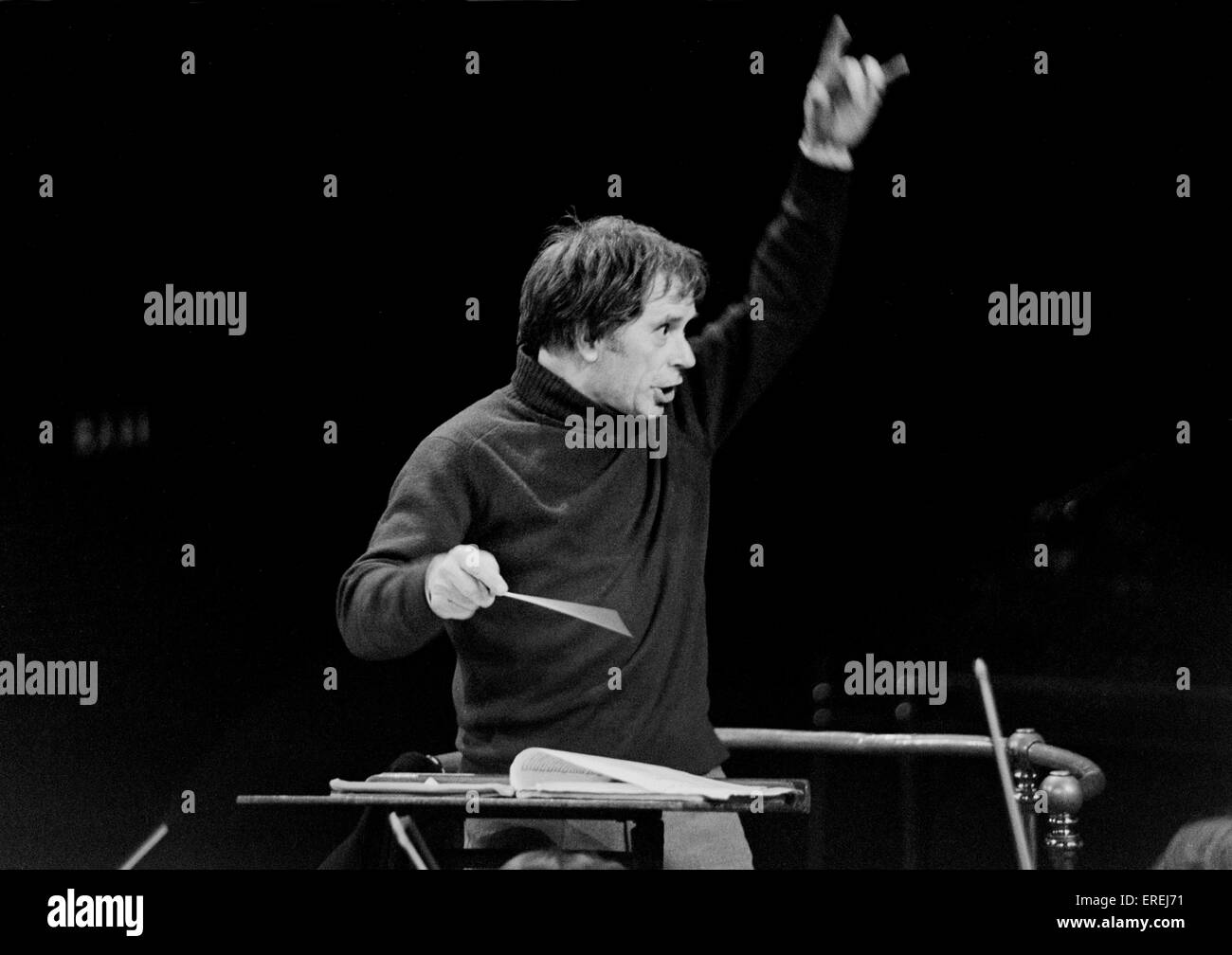 Antony Hopkins CBE, during a rehearsal at the Royal Albert Hall, London, 1985. AH: English composer, conductor, pianist and Stock Photo
