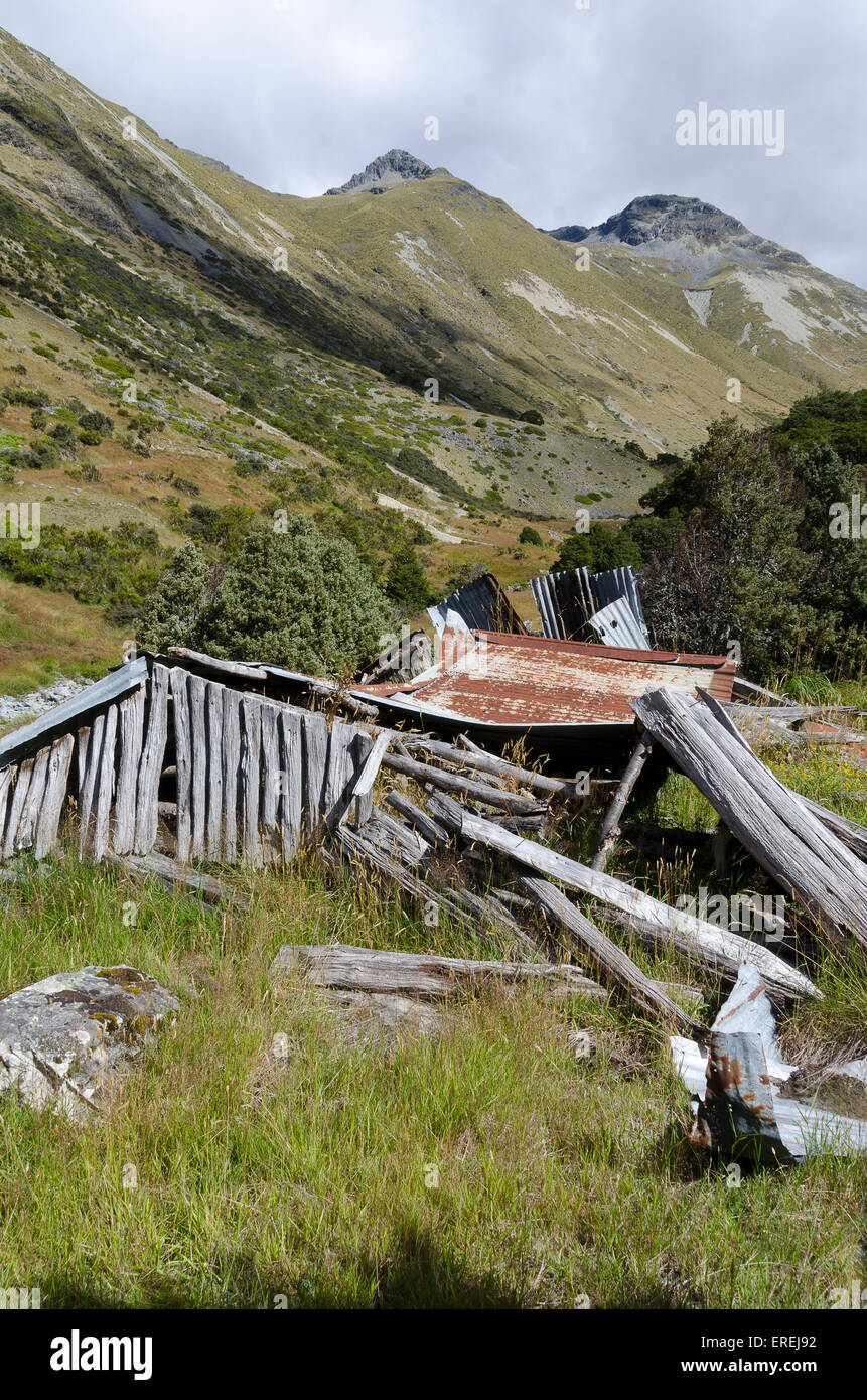 Derelict building, Mount Nicholas, Central Otago, South Island, New Zealand Stock Photo